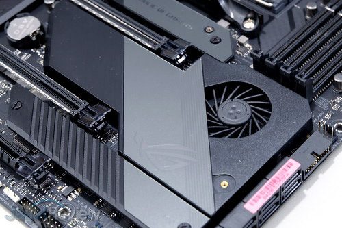 Hands-On Motherboard ASUS Crosshair VIII Hero (Wi-Fi) 2 ASUS ROG Crosshair VIII Hero WiFi 32