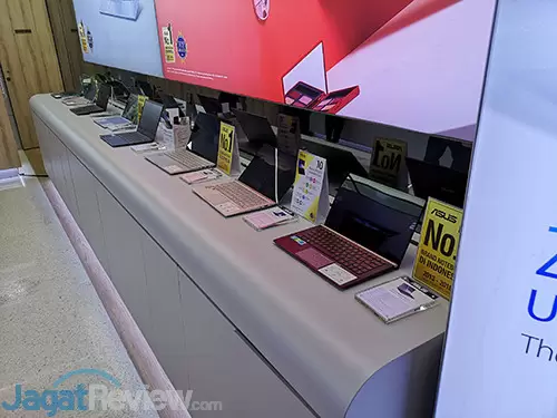 Cicipi Laptop Premium dari ASUS di ZenBook Store Pertama di Indonesia 2 ASUS ZenBook Store ID 03