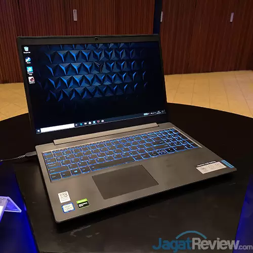 Mulai dari 11 Juta Rupiah, Lenovo Indonesia Rilis Lini Terbaru Laptop Gaming 2019 Mereka 2 Lenovo Legion IdeaPad Gaming 2019 Launch 02