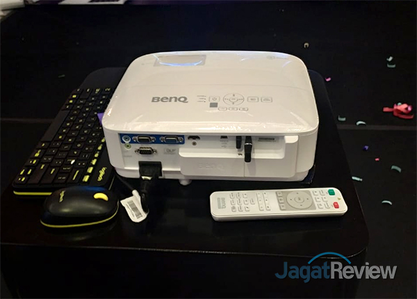 BenQ Rilis Tiga Proyektor Pintar Berbasis Android 2 BenQ Proyektor 02