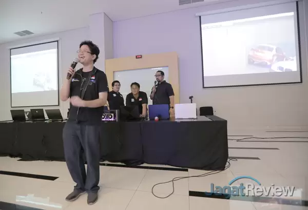 Seminar Kupas Tuntas Teknologi Komputer di BINUS: Laptop untuk Kebutuhan Desain 4 DBX 5075