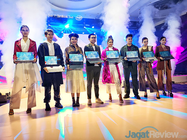 Hadirkan Fitur Dua Layar Besar, Laptop ASUS ZenBook Duo & Pro Duo Tiba di Indonesia 1 ASUS UX581 UX481 Launch 01