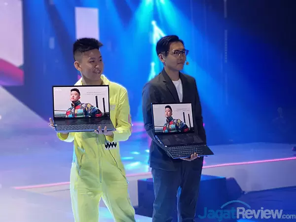 Hadirkan Fitur Dua Layar Besar, Laptop ASUS ZenBook Duo & Pro Duo Tiba di Indonesia 2 ASUS UX581 UX481 Launch 04