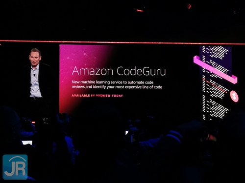 AWS: Bikin AI Jadi Makin Mudah 3 AWS Keynote 12