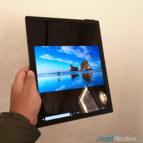 Lenovo ThinkPad X1 Fold: Laptop Layar Lipat Jadi Kenyataan 7 Lenovo ThinkPad X1 Fold 03