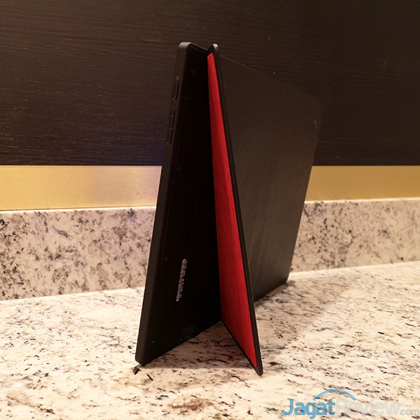 Lenovo ThinkPad X1 Fold: Laptop Layar Lipat Jadi Kenyataan 14 Lenovo ThinkPad X1 Fold 08
