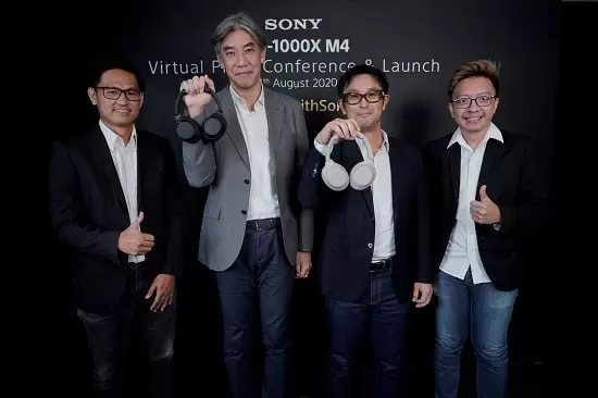 Sony Resmi Luncurkan WH-1000XM4 di Indonesia 4 FOTO 5 Kiri kanan Ali Ichsan Kazuteru Makiyama Koji Sekiguchi Abdurahman Tirza