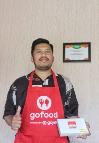 Direct Release: Semakin Aman, Super App GoBiz Terus Jadi Andalan Mitra Usaha dengan Fitur Kelola Pegawai 2 Foto 3 Mitra Usaha GoBiz Pemilik Martabak62 Bandung