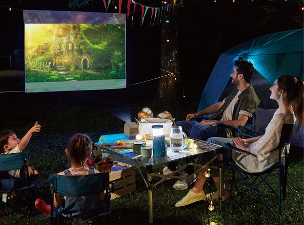 BenQ GS2, Proyektor Mini Portable yang Asyik untuk Hiburan Keluarga di Rumah 9 gs2 outdoor