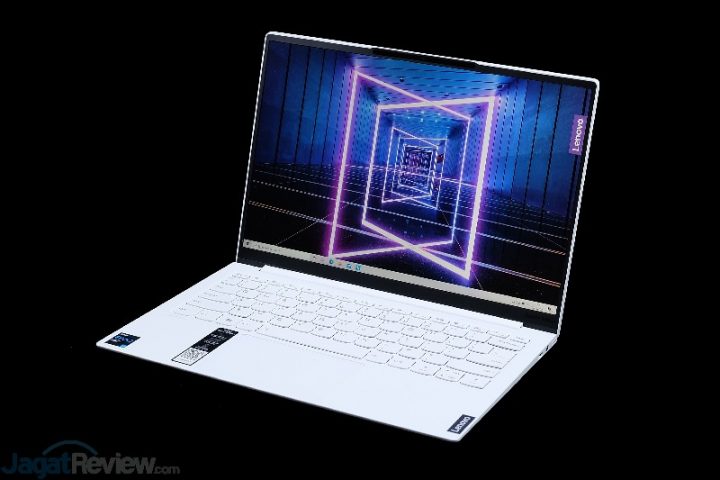 Review Lenovo Yoga Slim 7i Carbon: Super Ringan dan Kencang 1 review Lenovo Yoga Slim 7i Carbon