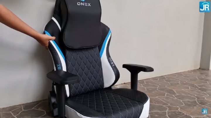 Review ONEX-FX8: Gaming dan Kerja Jadi Super Nyaman 13 Review ONEX-FX8