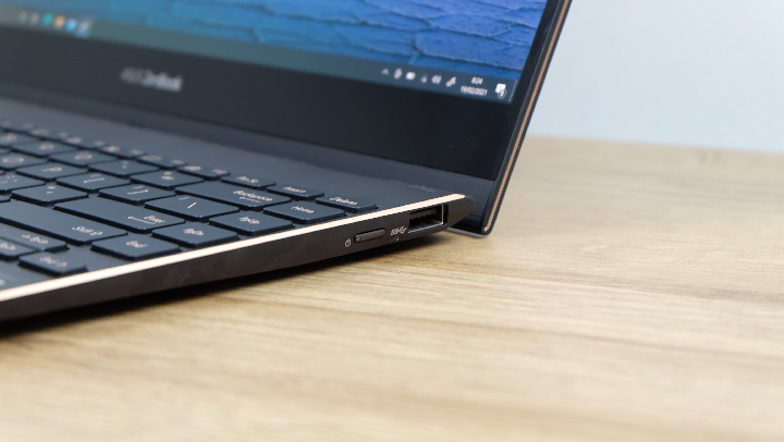 Review ASUS ZenBook Flip S (UX371) 7 Review ASUS ZenBook Flip S