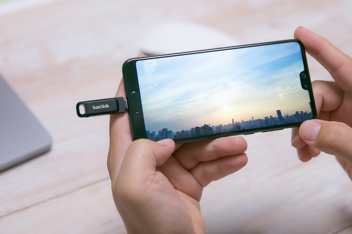 Direct Release: Jelang World Backup Day, Yuk Ikuti 5 Tips Mudah dan Aman untuk Backup Semua Datamu! 4 Sandisk Dual Drive Go