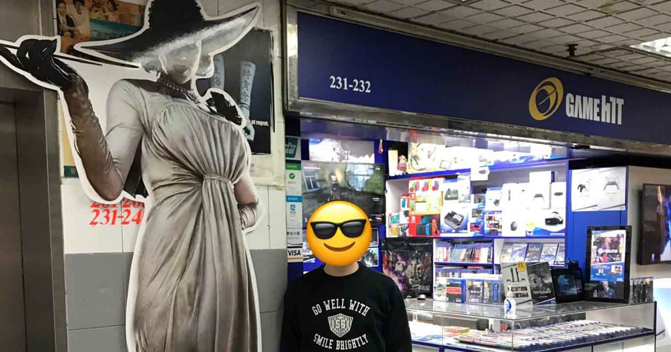 Promosikan RE Village, Capcom Bagi Cetakan Lady Dimitrescu Ukuran Asli 14 lady dimitrescu1