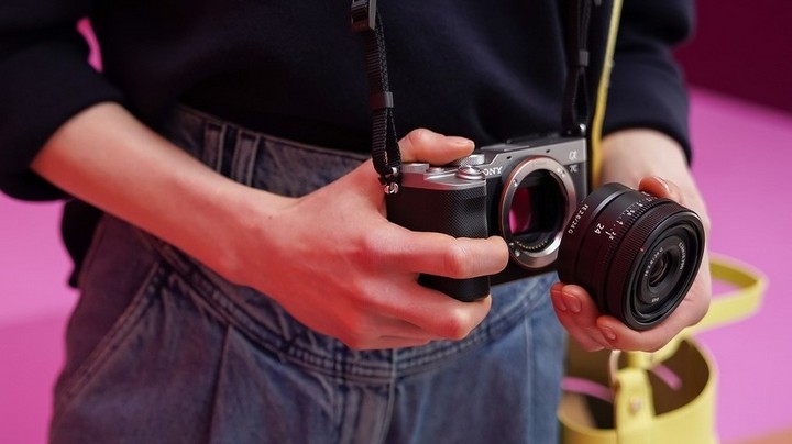 Lensa Sony G Terbaru