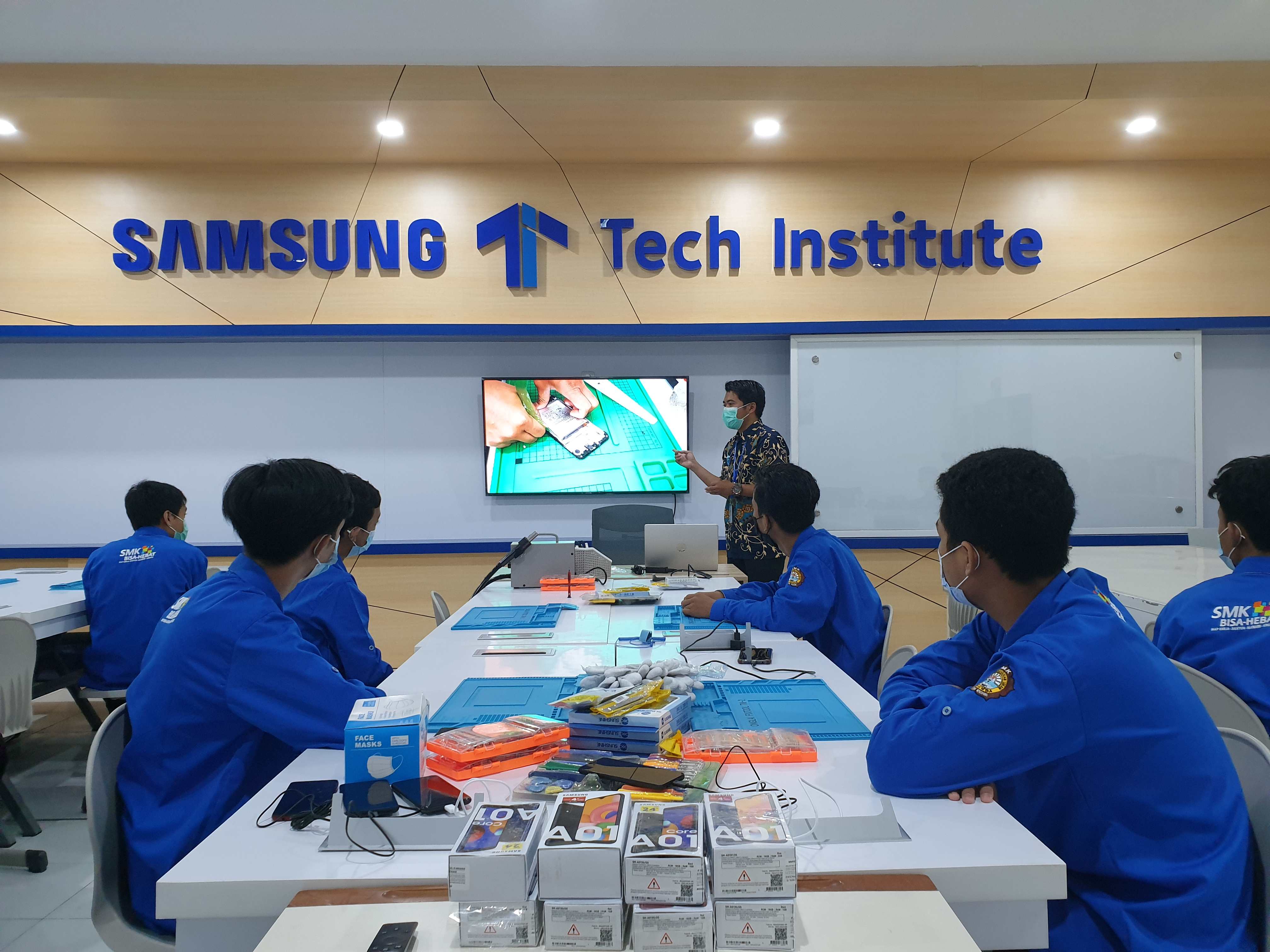 Direct Release: Sukses Sentuh 6.000 Siswa di Seluruh Indonesia, Samsung Tech Institute (STI) Perbesar Peluang Kerja Bagi Lulusan SMK 27 Foto 1A
