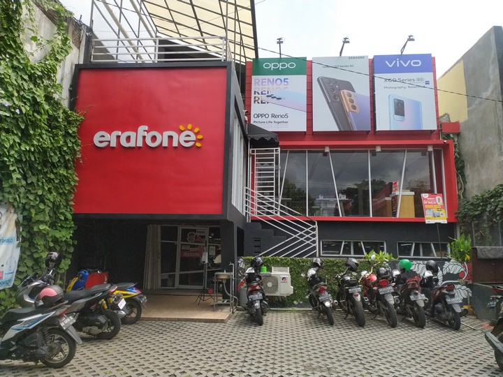 (Direct Release) Erajaya Group Resmikan 3 Gerai gerai erafone kemitraan - Gejayan Jogja