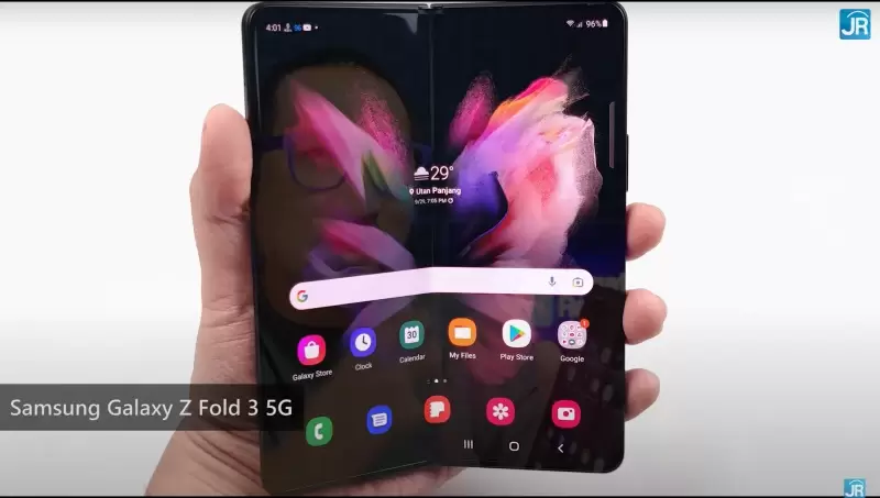 Video: Menjawab 50 Pertanyaan Samsung Galaxy Z Fold3 5G 12 Galaxy Z Fold3 5G 4