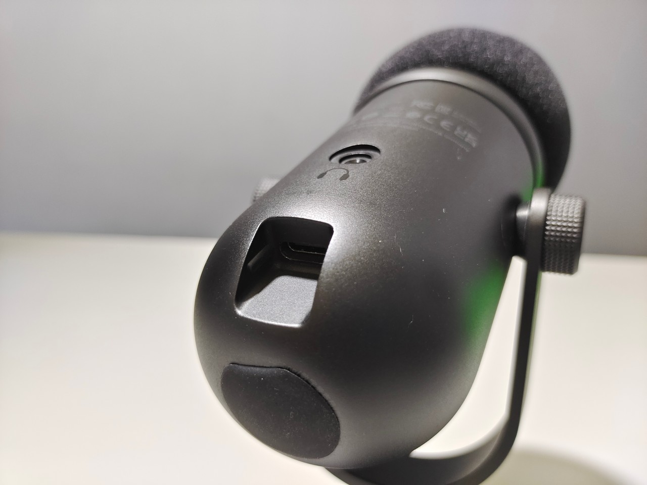 Review Microphone Razer Seiren V2 Pro: Kualitas Profesional, Praktis untuk Para Streamer 5 Review Razer Seiren V2 pro