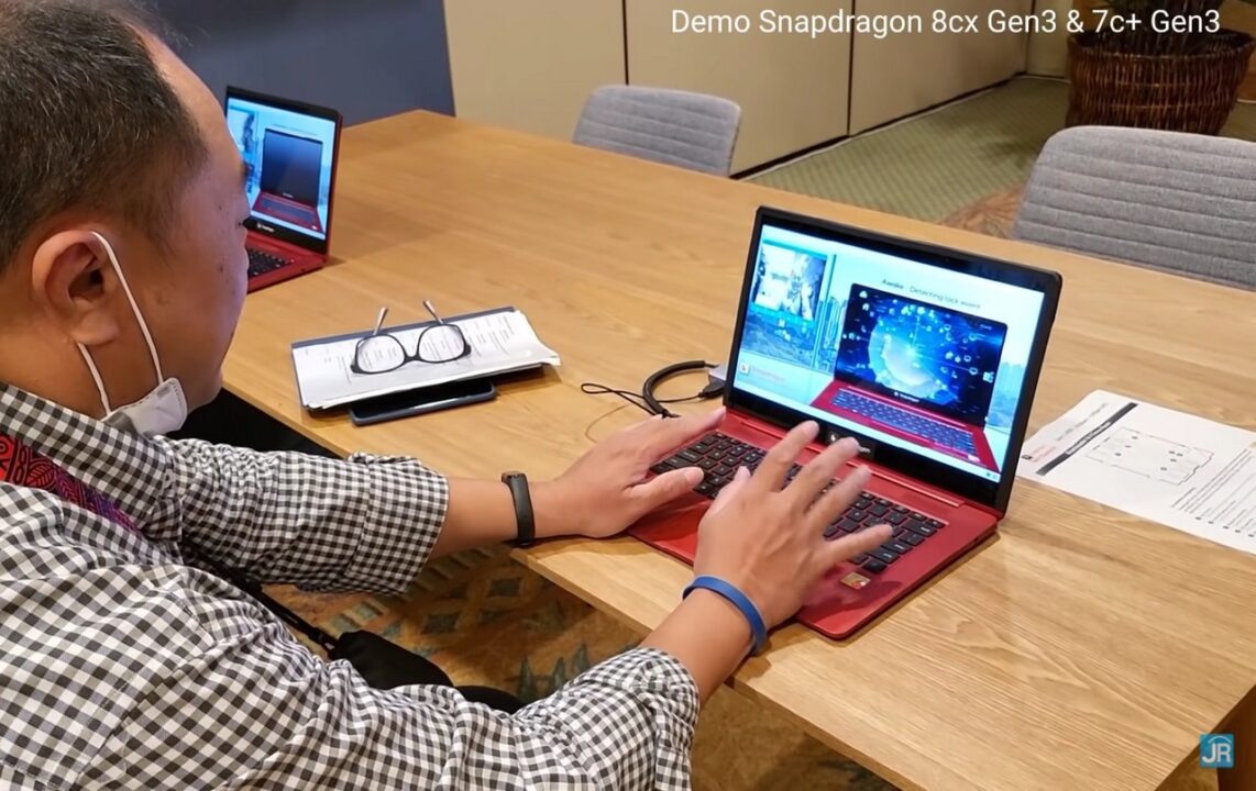 Video: Demo Snapdragon 8cx Gen3 dan Snapdragon 7c+ Gen3, Laptop Dengan ARM dan Windows 2 Demo Snapdragon 8cx Gen3 & 7c+ Gen3