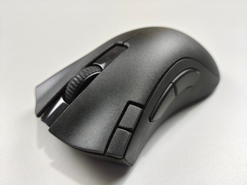 review razer deathadder v2 x hyperspeed
