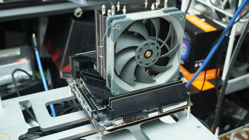 Optimalisasi RAM DDR5: Tuning Klevv DDR5-4800 ke DDR5-6400 7 RAM Klevv Standard DDR5 -4800CL40 2x16GB