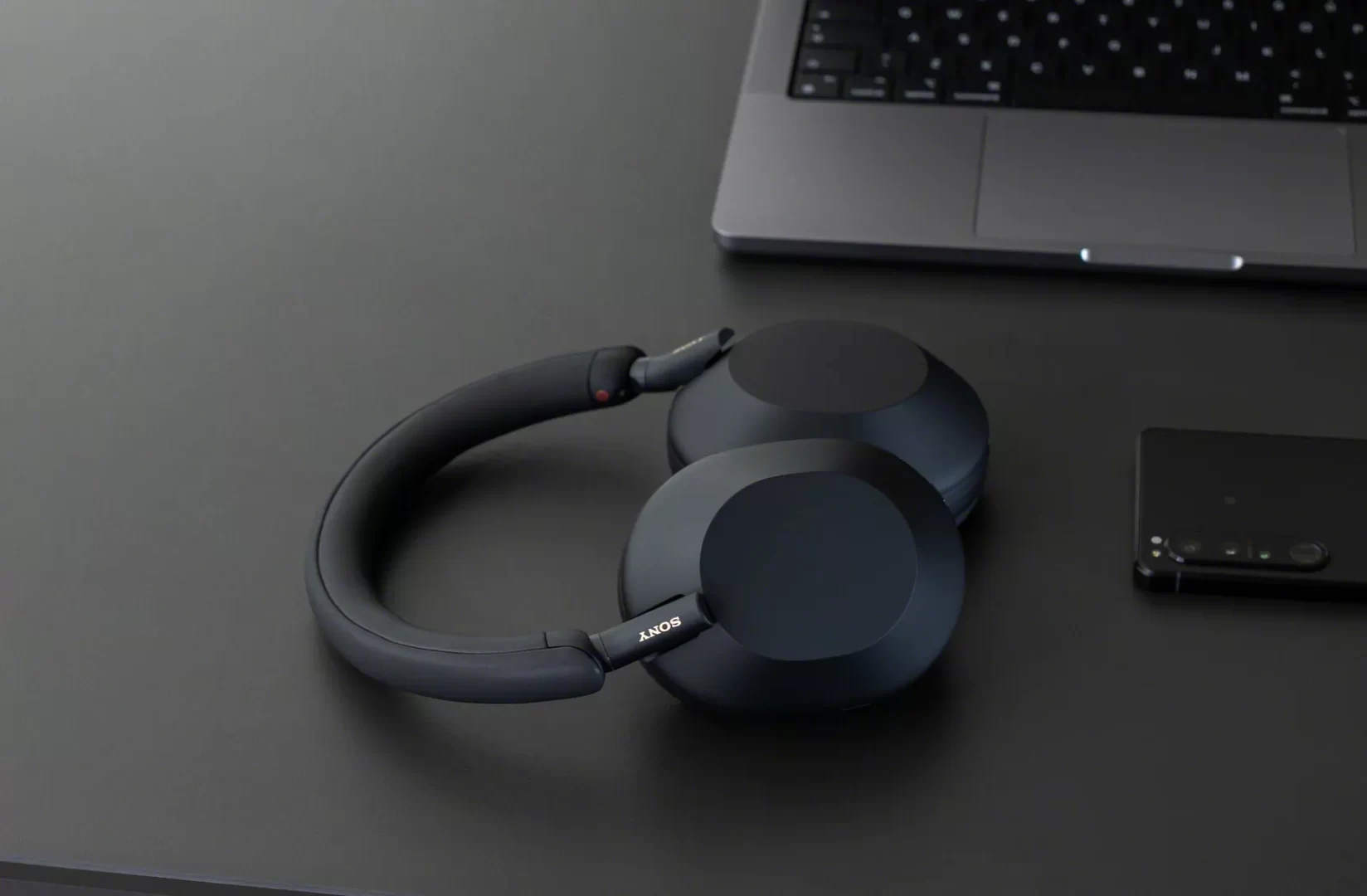 Sony Resmi Umumkan Headphones WH-1000XM5, Desain Baru dengan Noise Cancellation 2 Sony WH-1000XM5