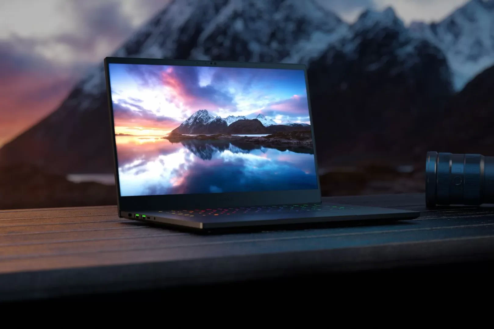 Razer Hadirkan Blade 15 dengan Layar OLED 240Hz Pertama di Dunia 1 Razer Blade 15 OLED