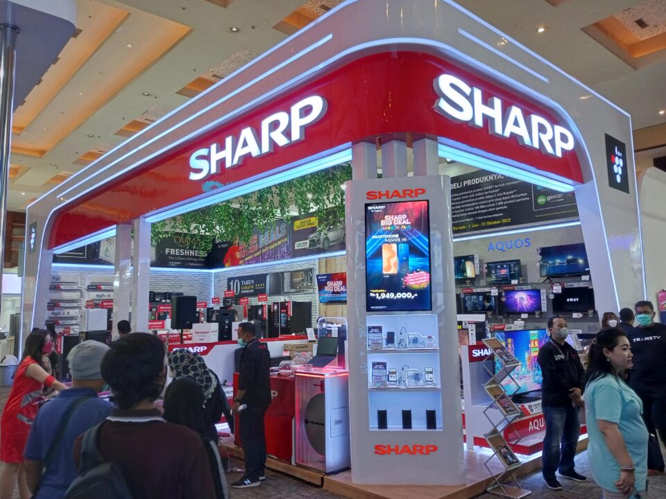 029 - 001 Sharp Indonesia Menggunakan Bahan Booth Ramah Lingkungan