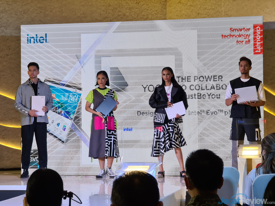 Jajaran Laptop Lenovo Yoga dengan Prosesor Intel Core Gen 12 Hadir di Indonesia 7 Lenovo Yoga 2022 Launch 01