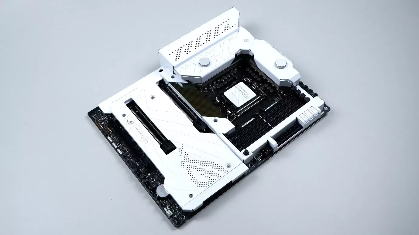 Unboxing dan Hands-On ASUS ROG Maximus Z690 Formula 40 ASUS ROG Maximus Z690 Formula