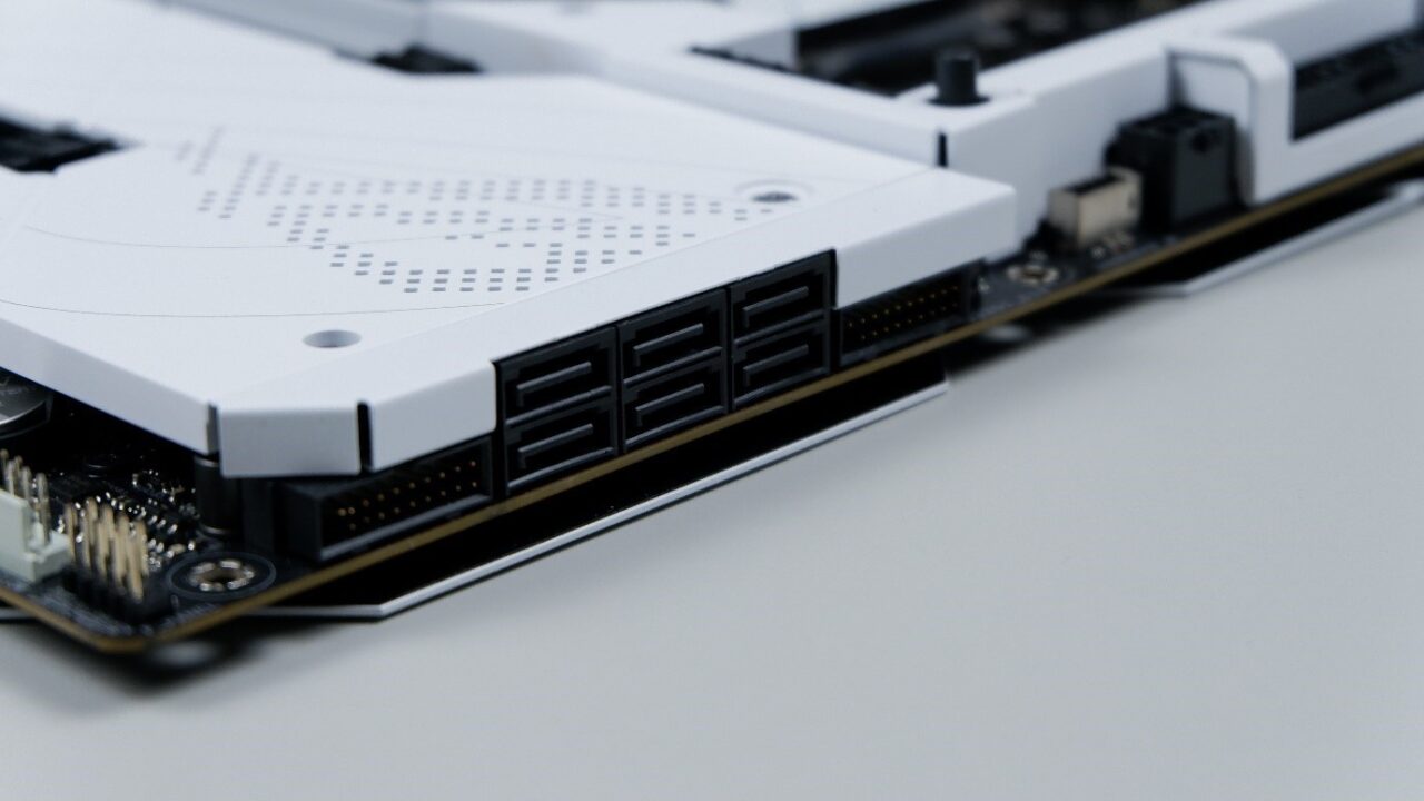 Unboxing dan Hands-On ASUS ROG Maximus Z690 Formula 4 ASUS ROG Maximus Z690 Formula