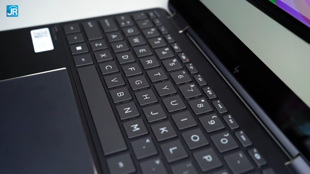 Review HP Spectre x360 14-ef0005TU: Laptop EVO Premium dengan RAM 32GB dan Kamera 5MP 26 HP Spectre x360 14 ef0005TU 31