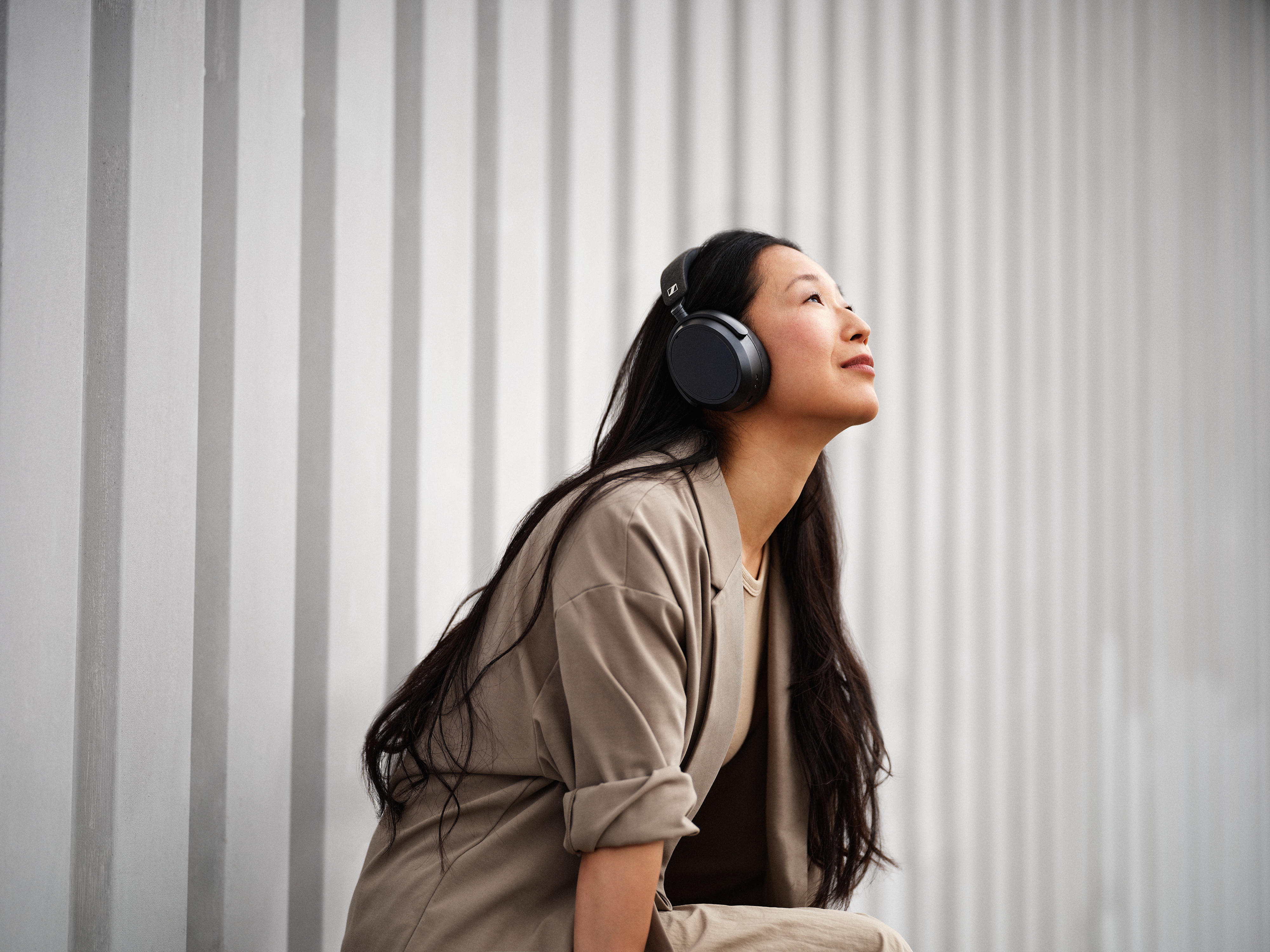 Sennheiser Umumkan Headphone Wireless Momentum 4, Tahan Hingga 60 Jam 10 Sennheiser Momentum 4 Headphone Wireless