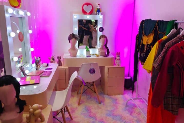 MenujuMetaverse Cafe Meta