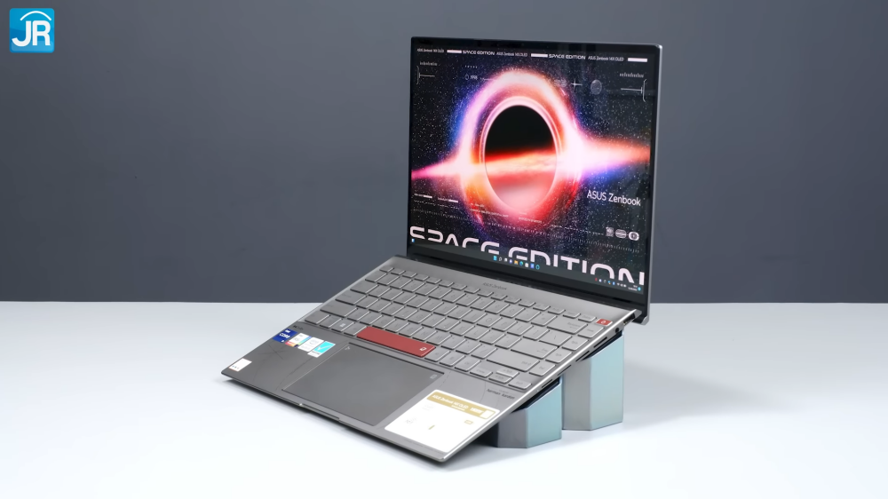 Review ASUS Zenbook 14X OLED Space Edition UX5401: Laptop Luar Angkasa yang Kencang, Tipis dan Ringan 4 ASUS Zenbook 14X OLED Space Edition UX5401 26