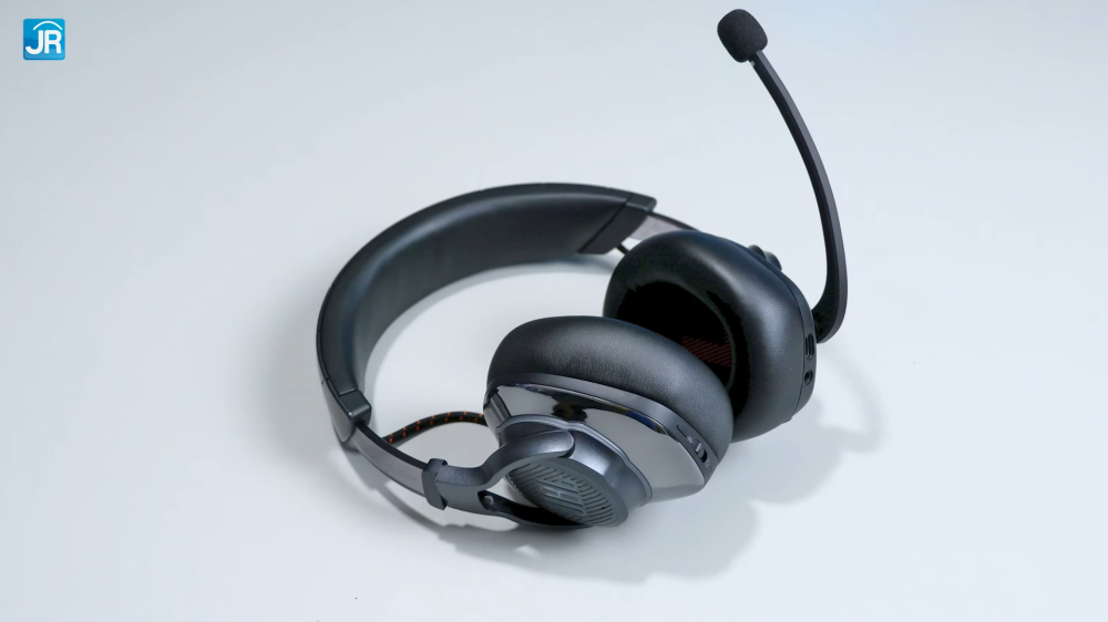 Review Headset Gaming Serba Bisa: JBL Quantum 810 + Quantum Stream 9 JBL Quantum 810 Quantum Stream 15