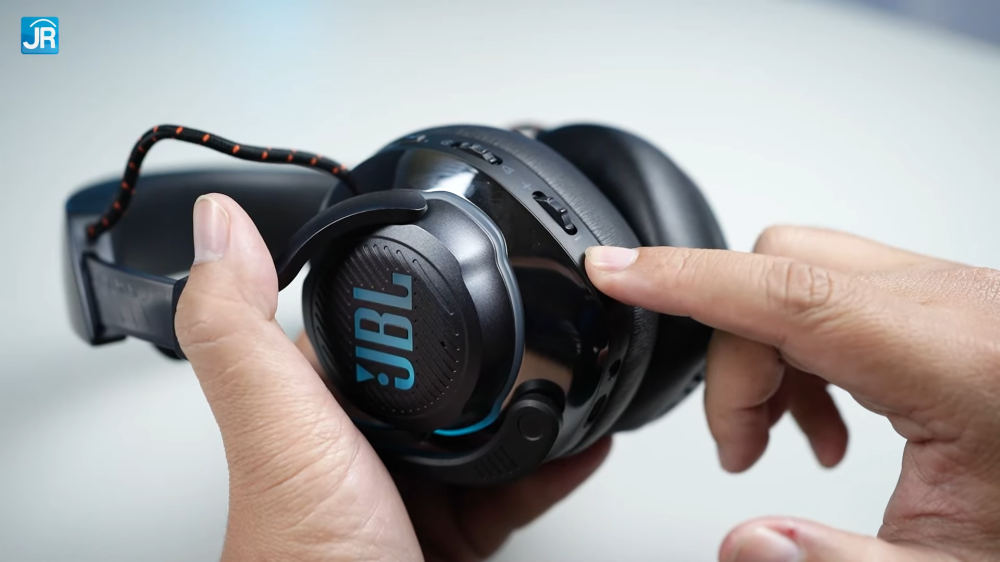Review Headset Gaming Serba Bisa: JBL Quantum 810 + Quantum Stream 10 JBL Quantum 810 Quantum Stream 16
