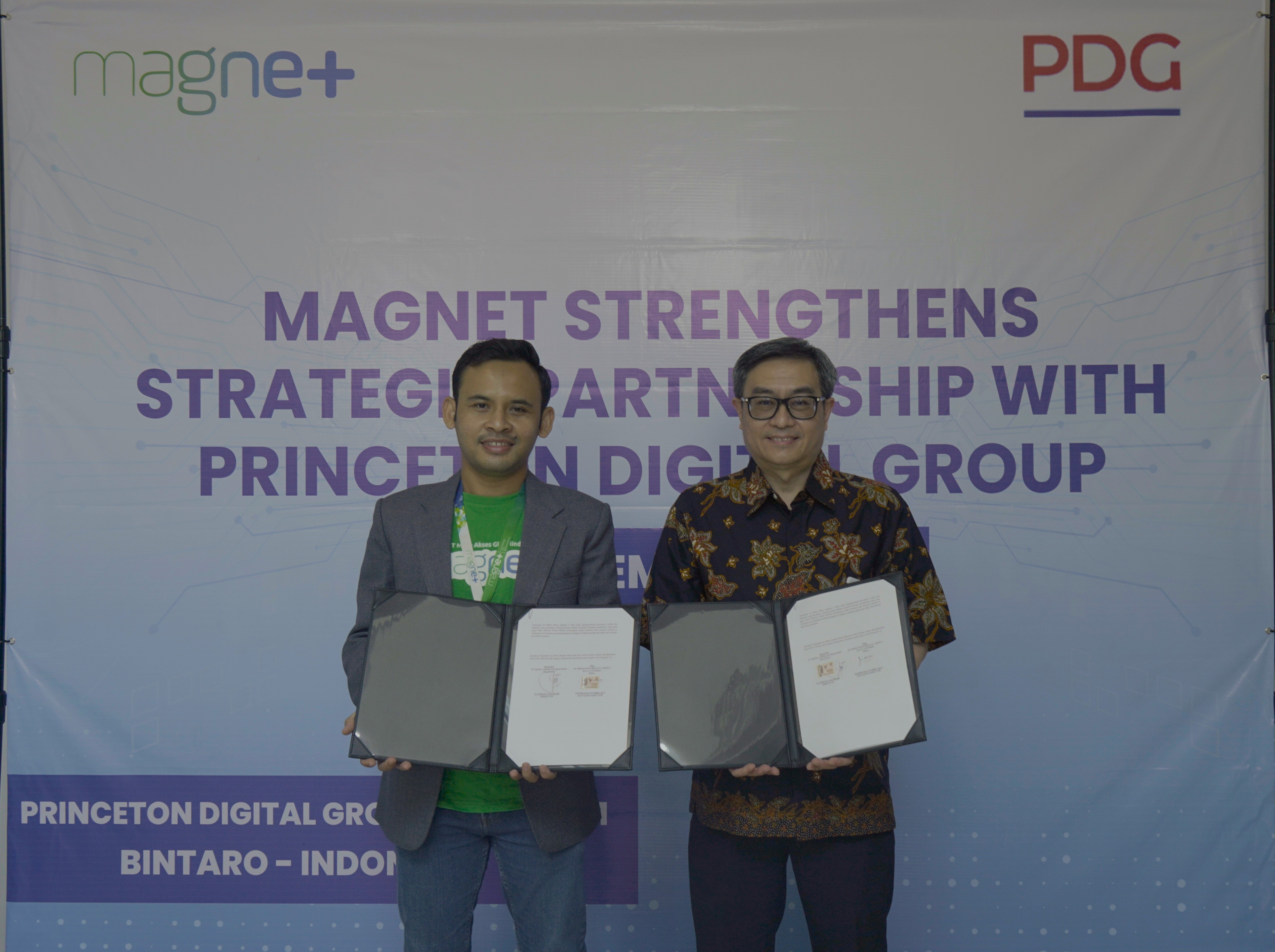 Direct Release: MAGNET dan PDG Sepakat Menghadirkan Layanan One Stop Solution Data Center yang Reliable 7 Pak Johana Pak Stephanus 2