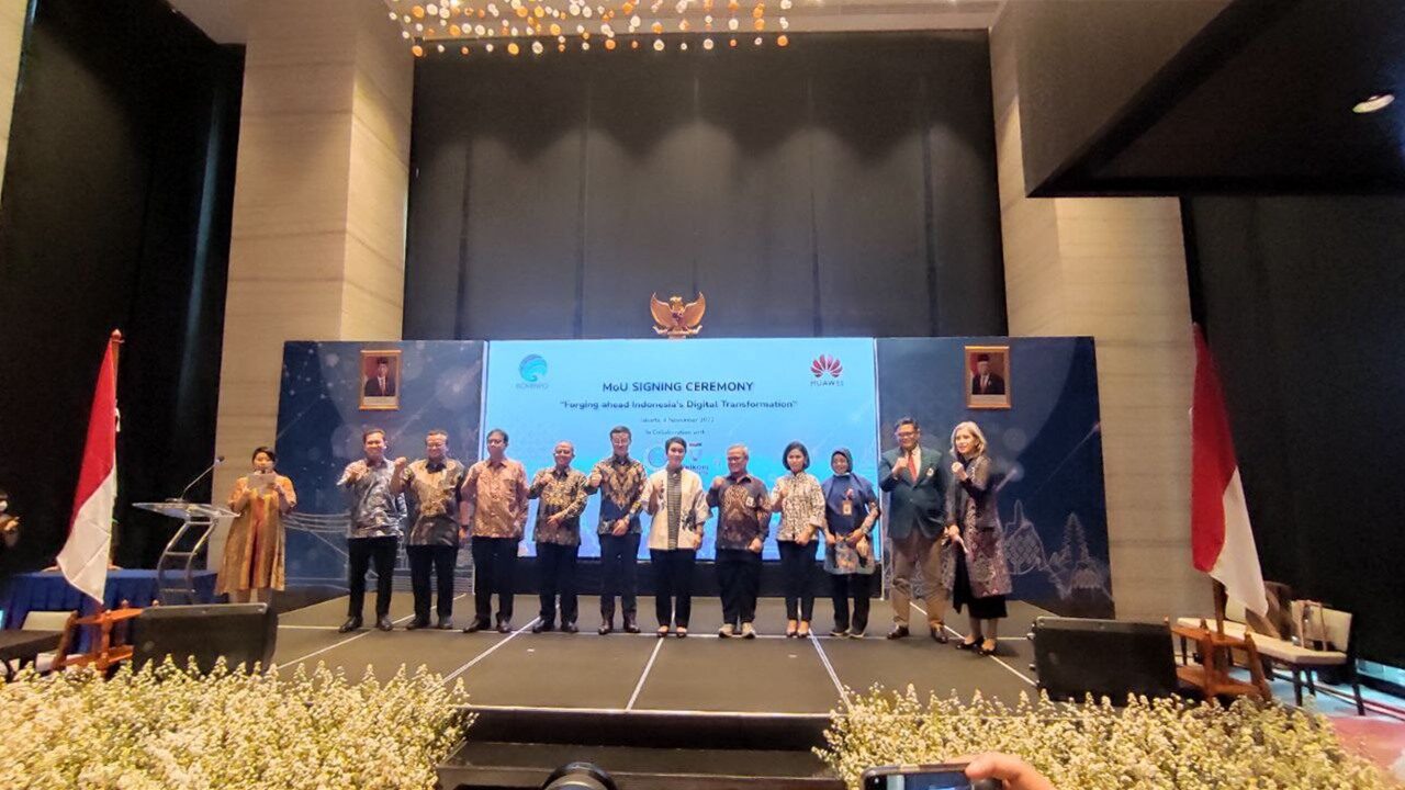 Huawei dan Kominfo Kembangkan Lab Riset 5G di Telkom University dan ITB 1 Huawei Bersama Kominfo Kembangkan Laboratorium Riset 5G di Telkom University dan ITB