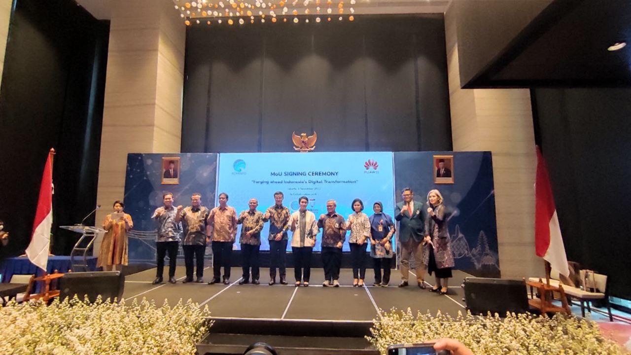 Huawei dan Kominfo Kembangkan Lab Riset 5G di Telkom University dan ITB 3 Huawei Bersama Kominfo Kembangkan Laboratorium Riset 5G di Telkom University dan ITB