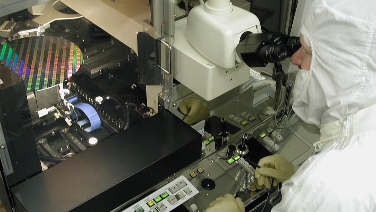 Target Ambisius Intel: Jadi Produsen Chip Terbesar Kedua Di Dunia! 9 Target Ambisius Intel: Jadi Produsen Chip Terbesar Kedua Di Dunia!