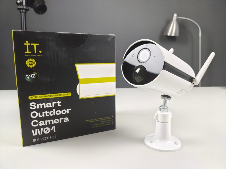 review produk IoT IT Immersive Tech - IT Smart Outdoor Camera W01