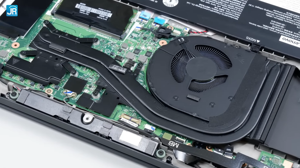 Review Lenovo ThinkPad P16s Gen 1 (21BT-006BID): Mobile Workstation Komplit, Kencang, & Terjangkau 32 Lenovo ThinkPad P16s Gen 1 34