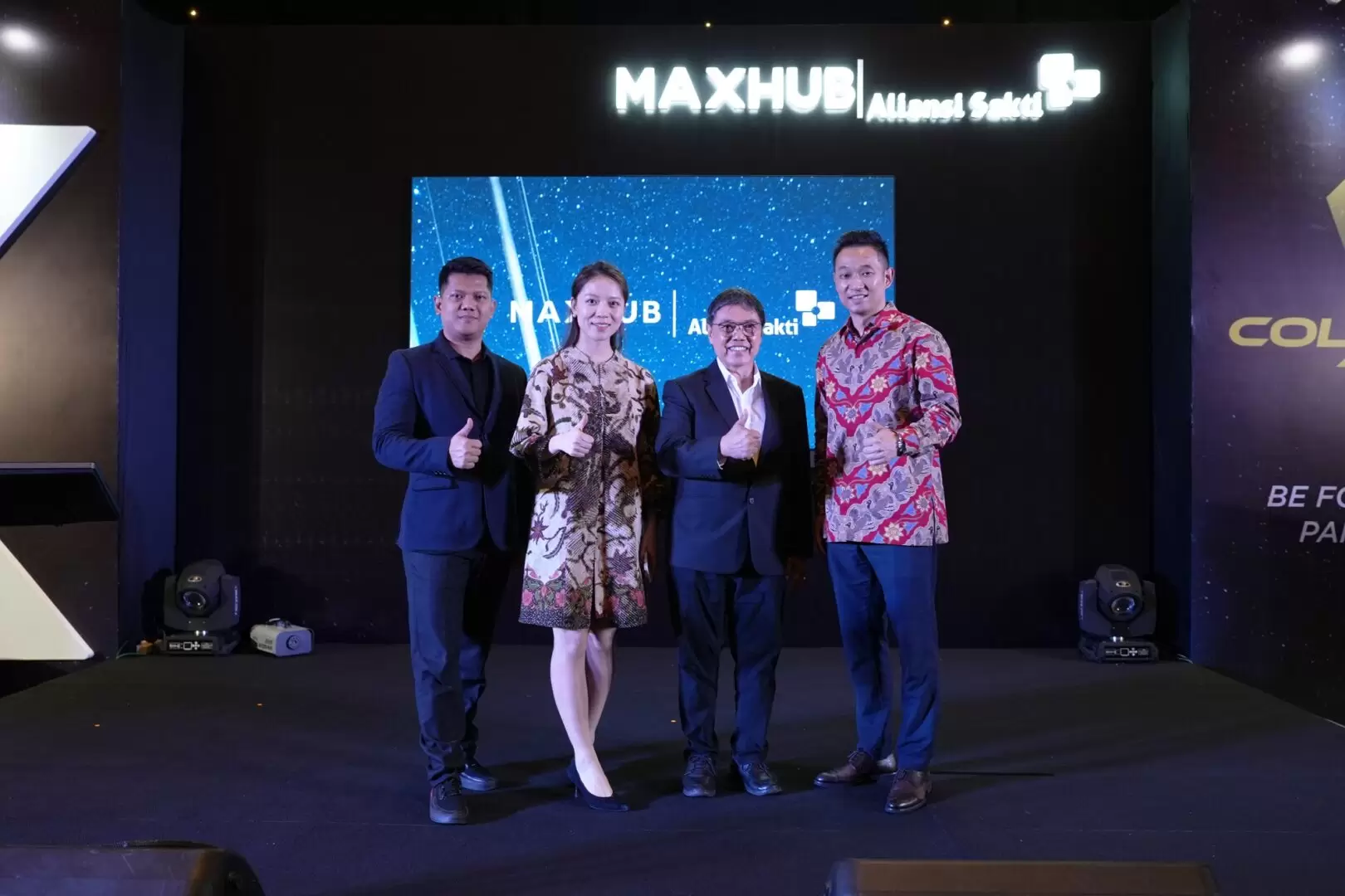 Direct Release: MAXHUB Indonesia Resmi Luncurkan V6 dan E Series Layar Interaktif Baru untuk Diskusi yang Lebih Seru 1 Ki ka Iswanto Operational Director of PT. Aliansi Sakti Martina You MAXHUB Indonesia Country Manager Purnawan Andoko President Director of PT. Aliansi Sakti Joe Zhou MAXHUB AP