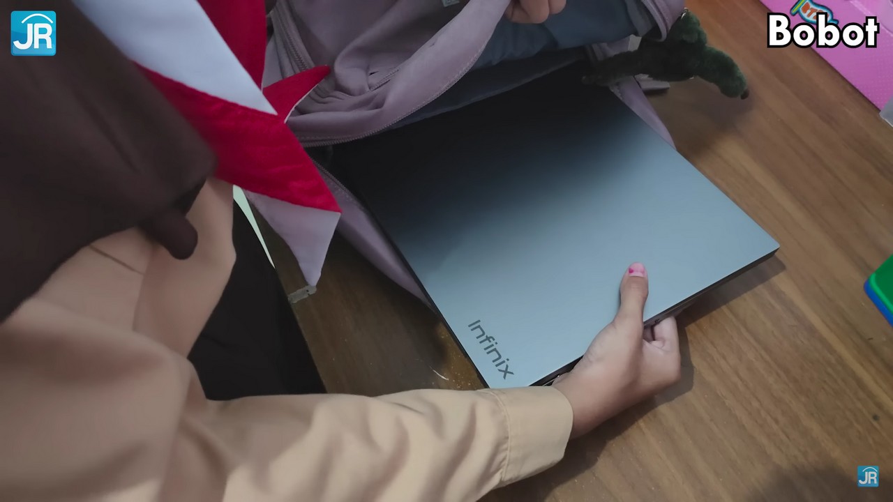 Tips Memilih Laptop Untuk Pelajar, Kuliah dan Pekerjaan Ringan 6 bobot Laptop untuk pelajar