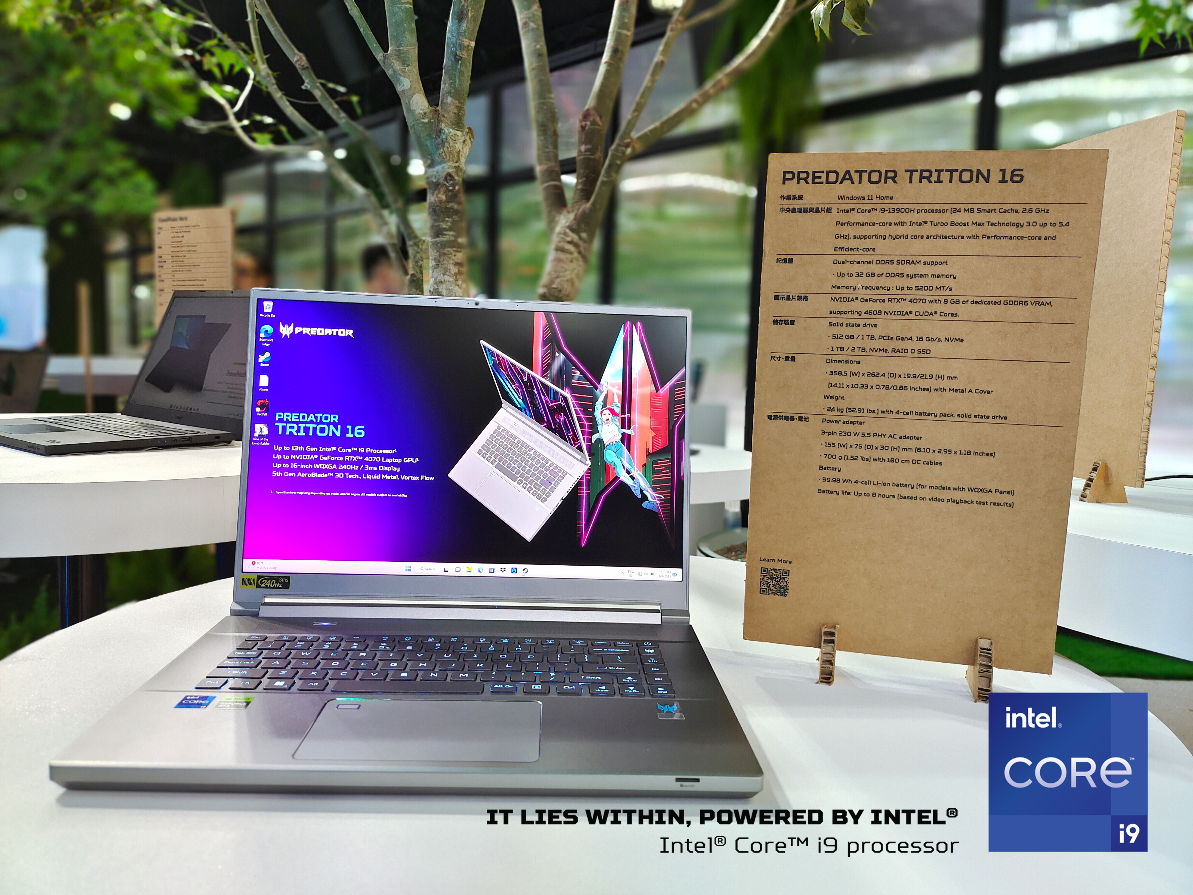 Predator Triton 16 + Intel Badge