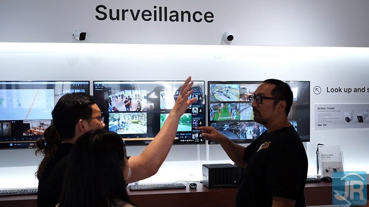 Synology di Computex 2023: AI, Storage Kapasitas PetaByte, dan Drive Portable Baru 4 Surveillance 03.MP4 snapshot 00.03.345