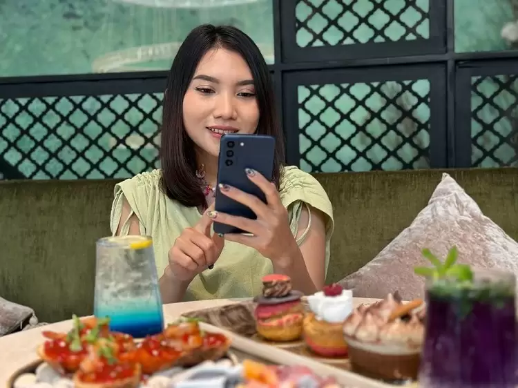 Direct Release: Tips Bikin Konten Food Vlogging Lebih Epic dengan Samsung Galaxy S21 FE 5G 7 Headline 1
