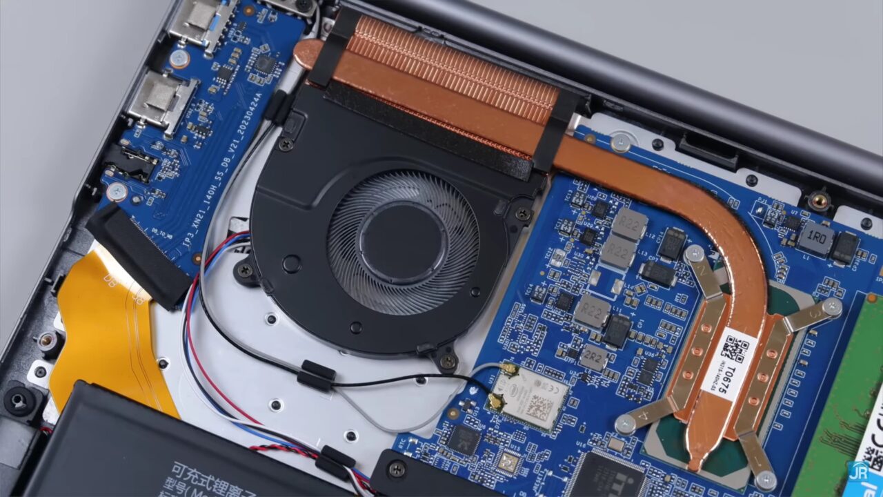 Review ADVAN WorkPro: Laptop Murah Core-i5 - 4,9 Juta! Bisa Buat Sekolah, Kerja & Edit Video 13 Review Advan WorkPro